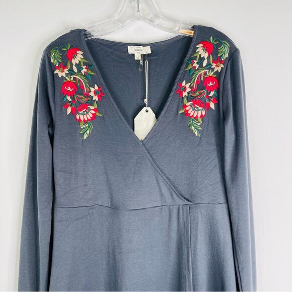 NWT Entro gray red floral embroidered stretch cross front midi dress medium - Picture 2 of 8